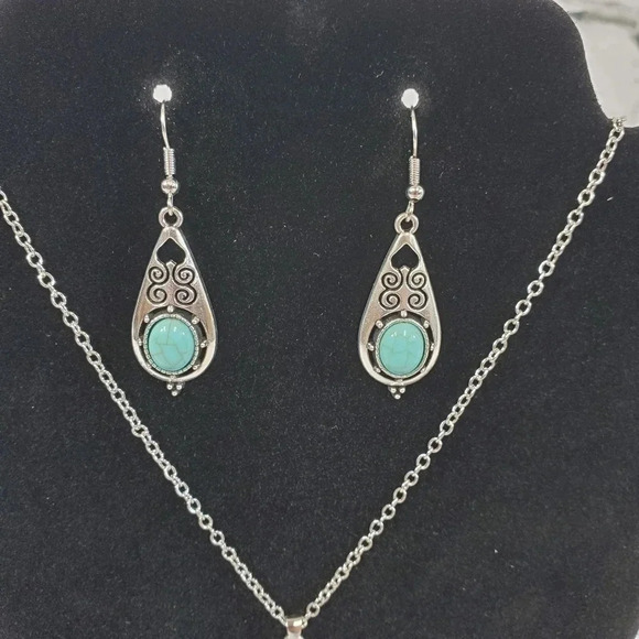 Blue Teardrop Earring and Necklace Set - Picture 4 of 4
